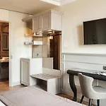 Hpm Pjazza Merkanti - Boutique Living